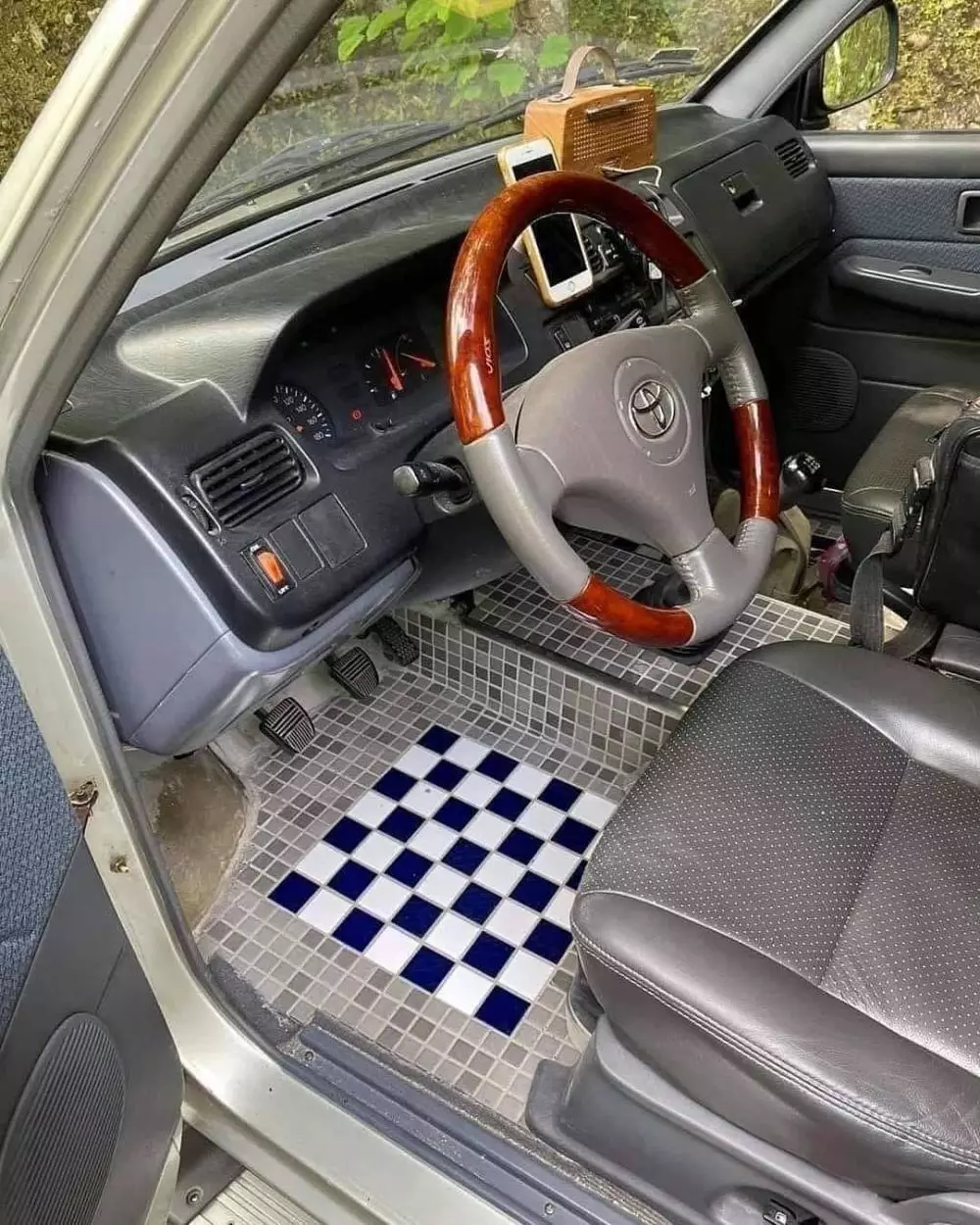 interior mobil nyeneleh © 2021 berbagai sumber
