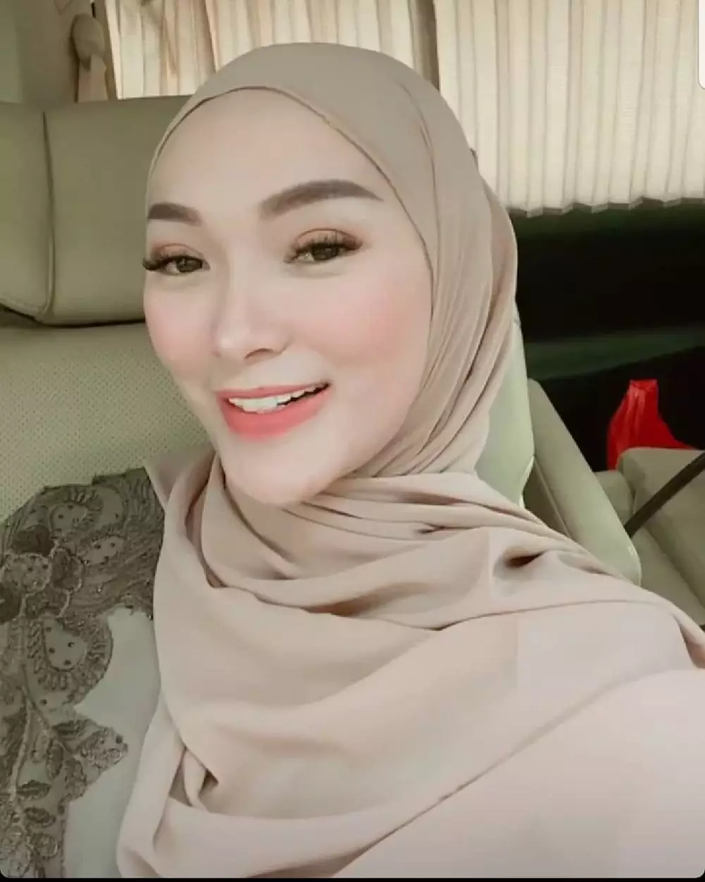 15 pedangdut berhijab © Instagram