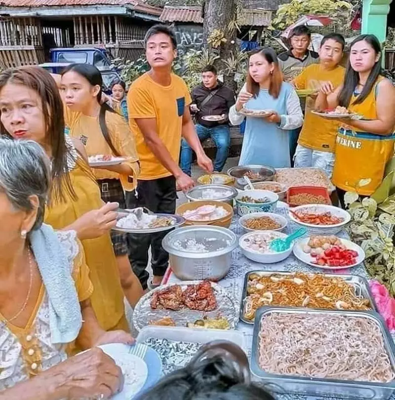 makan bareng-bareng © 2021 Instagram