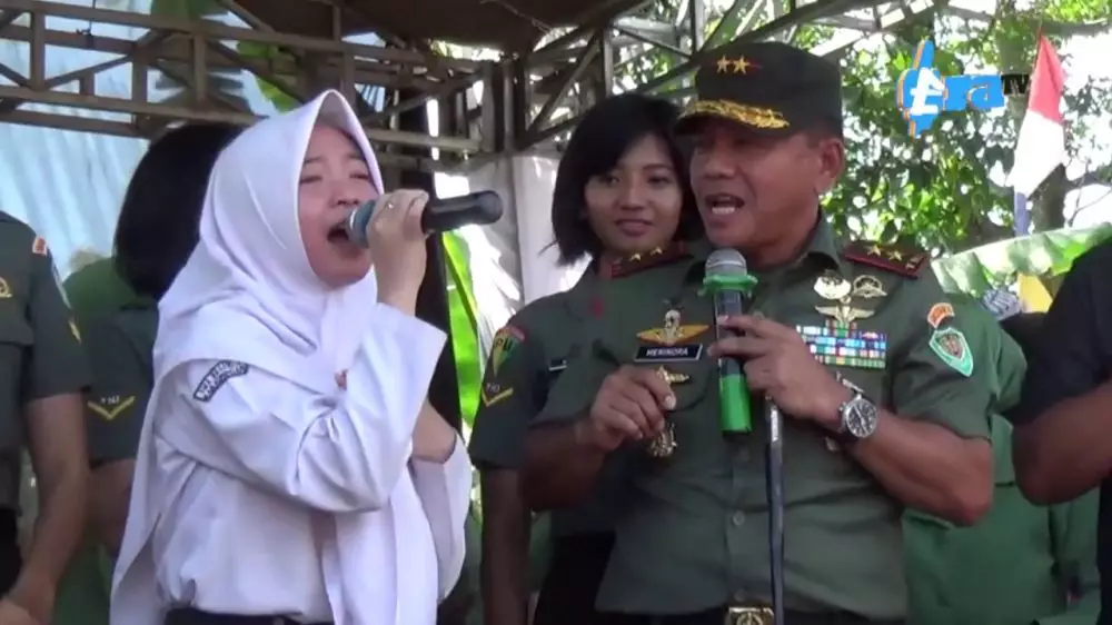 potret lawas pedangdut berhijab saat SMA © 2021 brilio.net