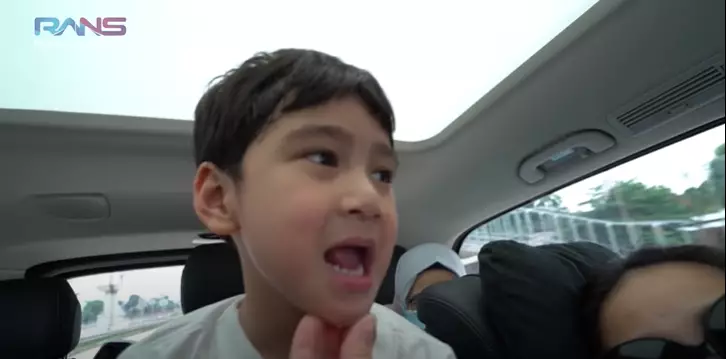 momen rafathar cabut gigi © 2021 brilio.net