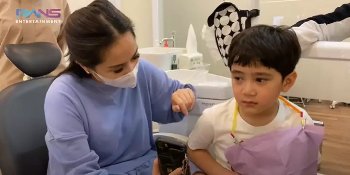 momen rafathar cabut gigi © 2021 brilio.net