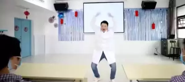 dokter tari orangutan © 2021 Berbagai sumber dokter tari orangutan © 2021 Berbagai sumber