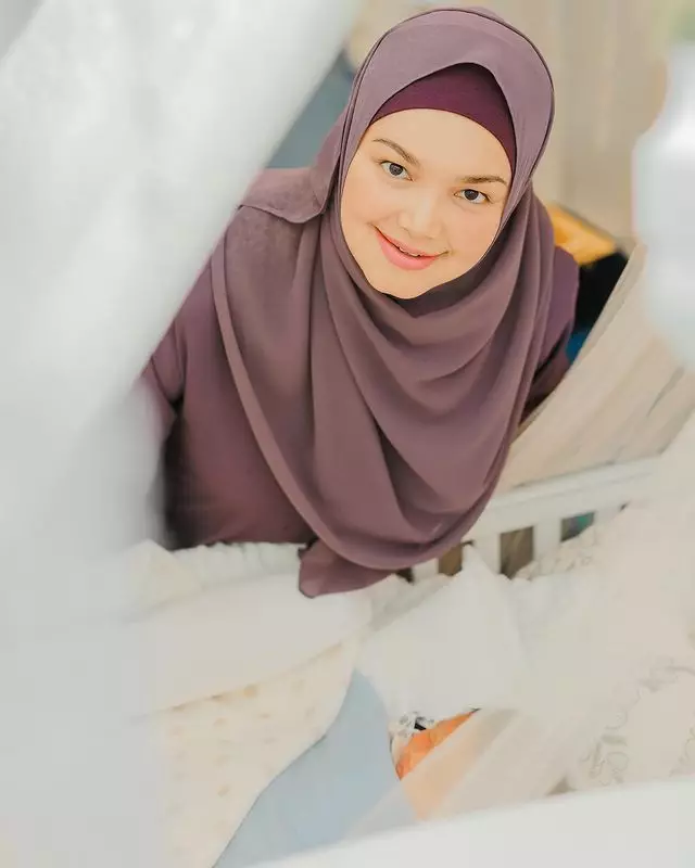 momen aqiqah anak kedua siti nurhaliza © instagram