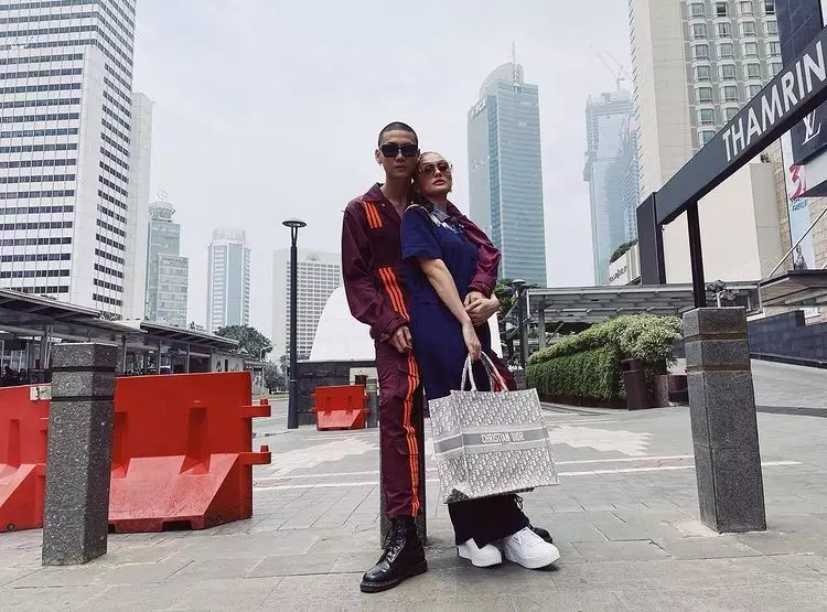 potret manis agnez mo dan adam rosyadi © instagram potret manis agnez mo dan adam rosyadi © instagram