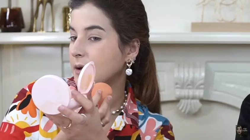 Momen Tasya Farasya & ibu tiru karakter penthouse YouTube/Tasya Farasya