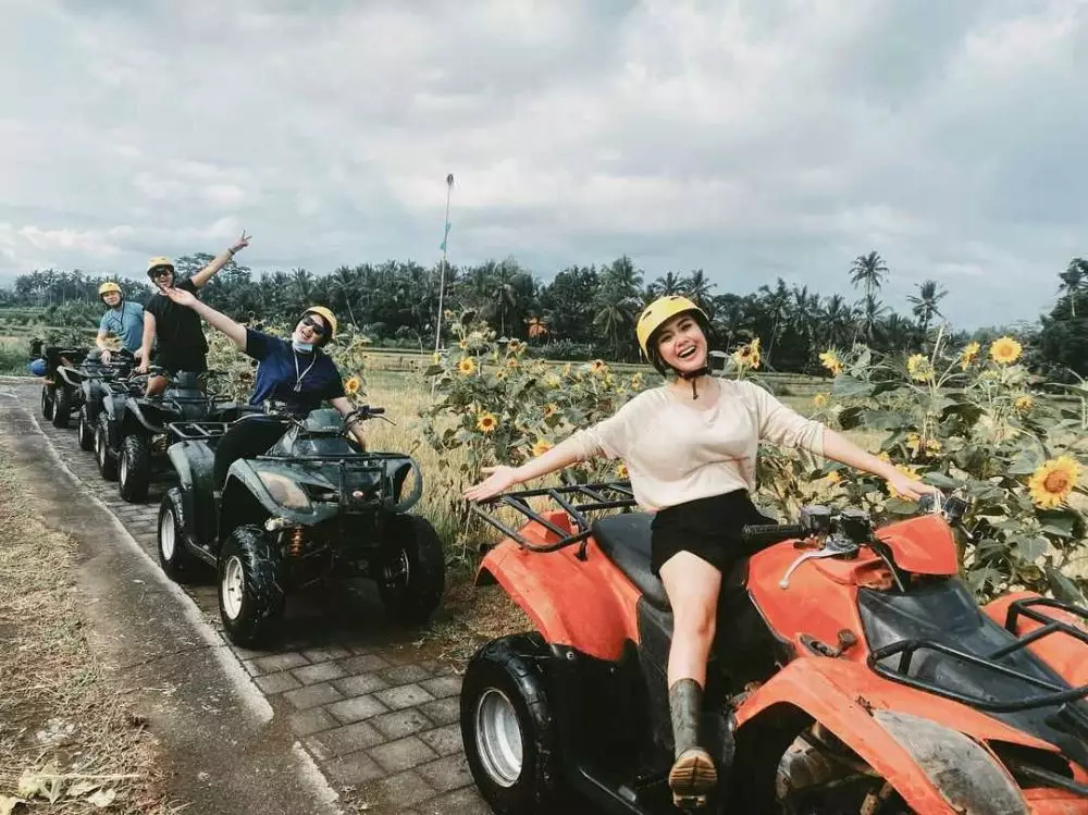 Potret seru 9 artis main atv © berbagai sumber Potret seru 9 artis main atv © berbagai sumber