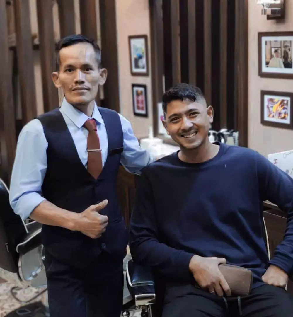 Potret terbaru Arya Saloka usai potong rambut Instagram