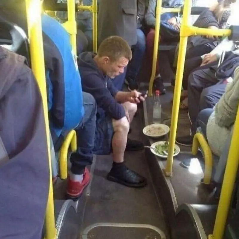 penumpang terlalu santai © 2021 Instagram