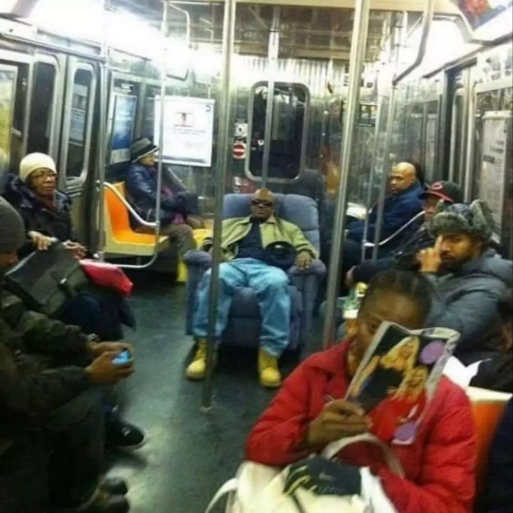 penumpang terlalu santai © 2021 Instagram