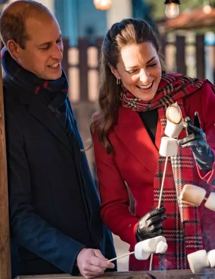 Potret manis Pangeran William & Kate Middleton Instagram/@kensingtonroyal Potret manis Pangeran William & Kate Middleton Instagram/@kensingtonroyal