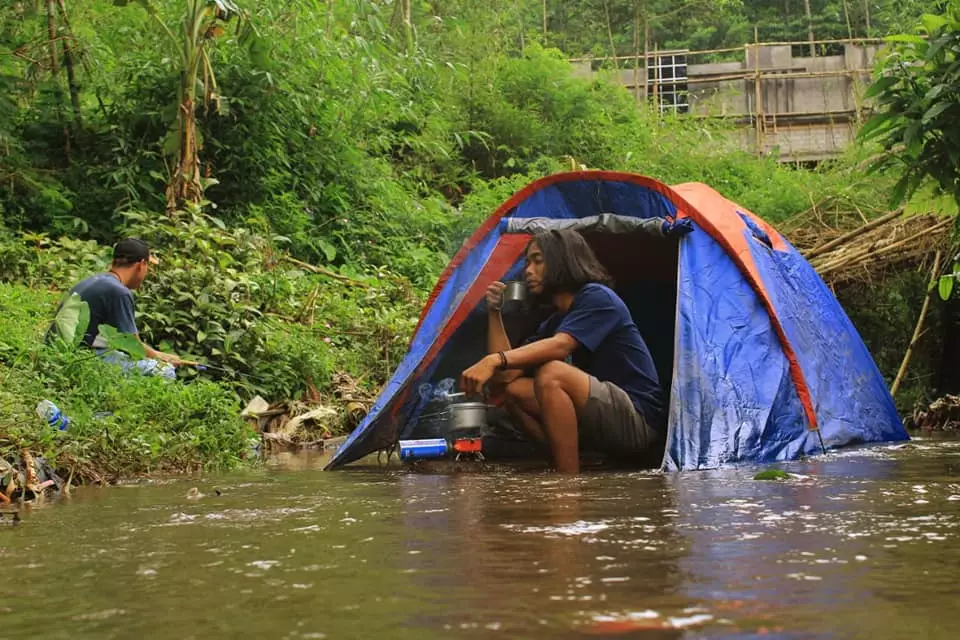 momen saat camping © 2021 Berbagai sumber