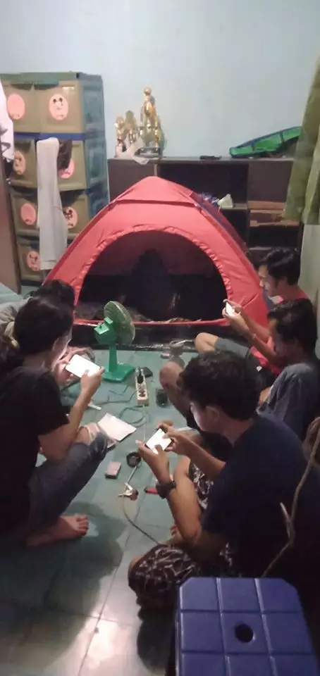 momen saat camping © 2021 Berbagai sumber