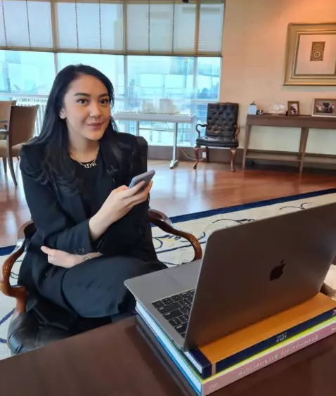 putri tanjung blak-blakan isi atm © 2021 brilio.net