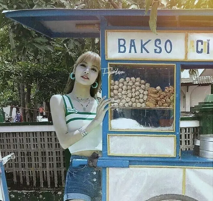 blackpink jadi pedagang kaki lima © 2021 berbagai sumber