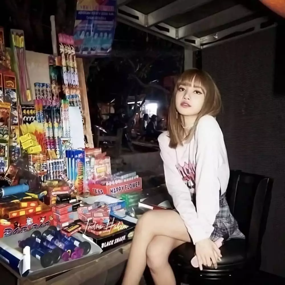 blackpink jadi pedagang kaki lima © 2021 berbagai sumber
