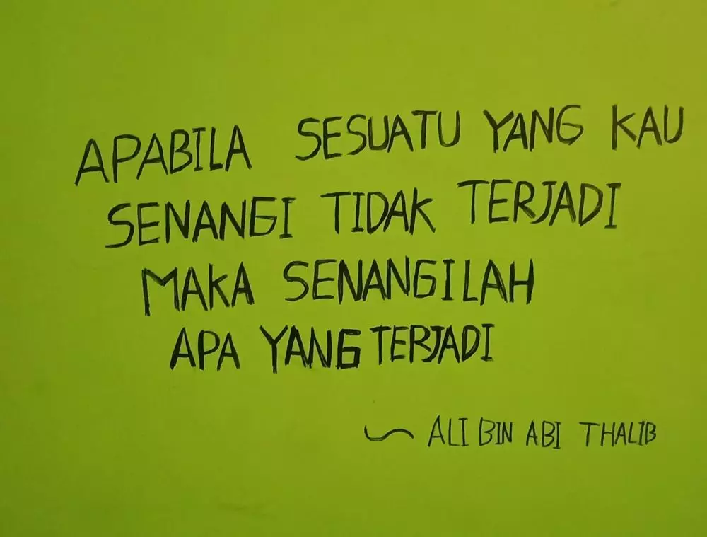 Tulisan bijak di dinding © Twitter