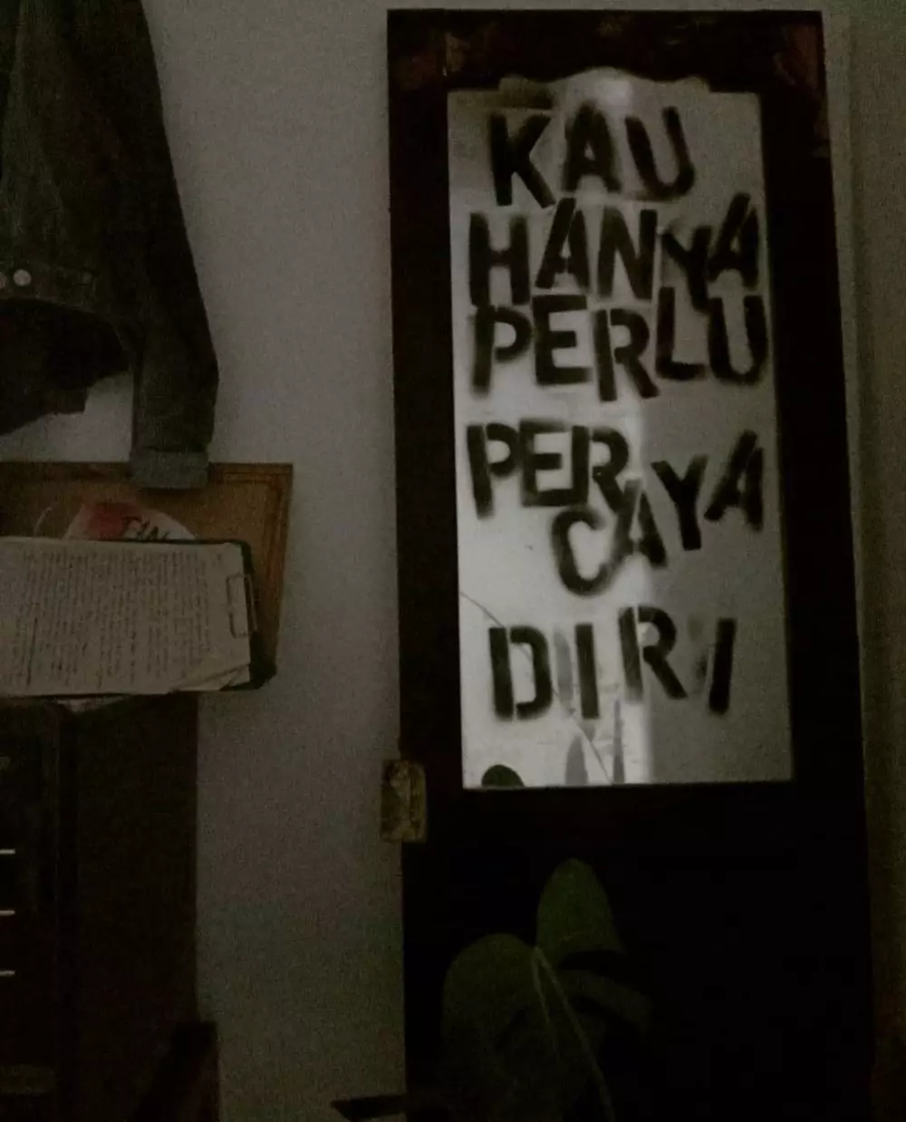 Tulisan bijak di dinding © Twitter