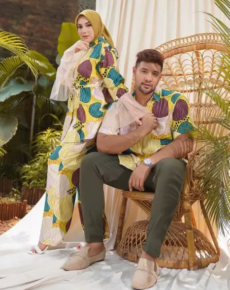 Potret pesinetron kembaran baju dengan pasangan dari berbagai sumber