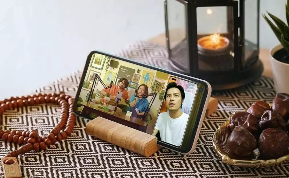 5 Kegiatan puasa dengan smartphone © 2021 brilio.net 5 Kegiatan puasa dengan smartphone © 2021 brilio.net