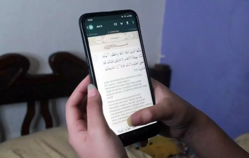 5 Kegiatan puasa dengan smartphone © 2021 brilio.net 5 Kegiatan puasa dengan smartphone © 2021 brilio.net