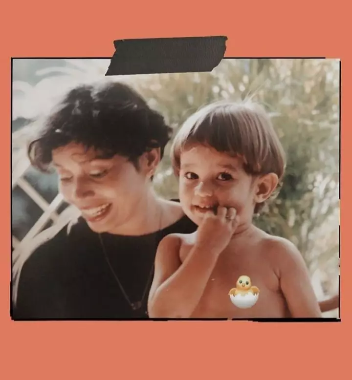Potret masa kecil 10 presenter dengan ibu © berbagai sumber Potret masa kecil 10 presenter dengan ibu © berbagai sumber