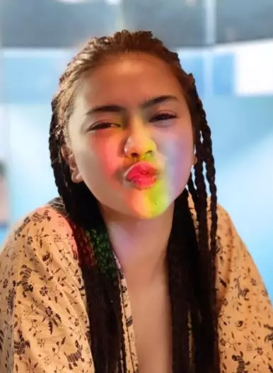 Potret seleb rambut cornrows dari berbagai sumber