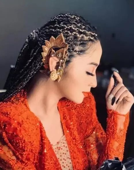 Potret seleb rambut cornrows dari berbagai sumber