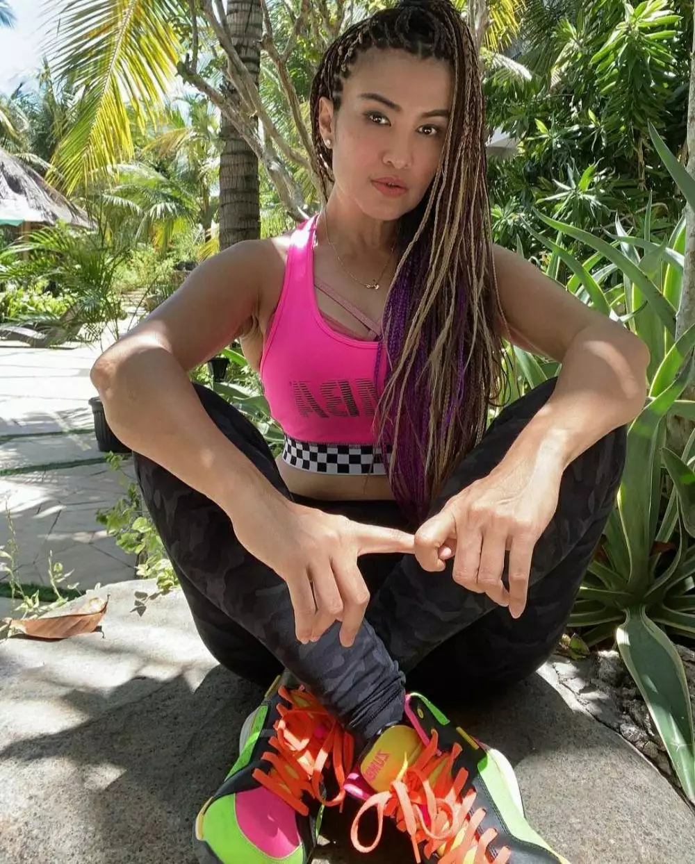 Potret seleb rambut cornrows dari berbagai sumber