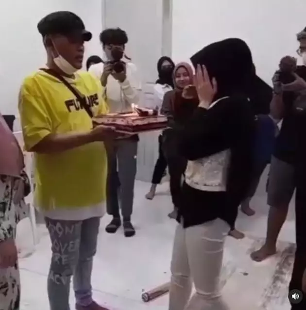 Momen surprise ultah Putri Delina © Instagram/@putridelinaa Momen surprise ultah Putri Delina © Instagram/@putridelinaa