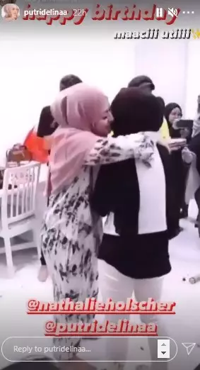Momen surprise ultah Putri Delina © Instagram/@putridelinaa Momen surprise ultah Putri Delina © Instagram/@putridelinaa