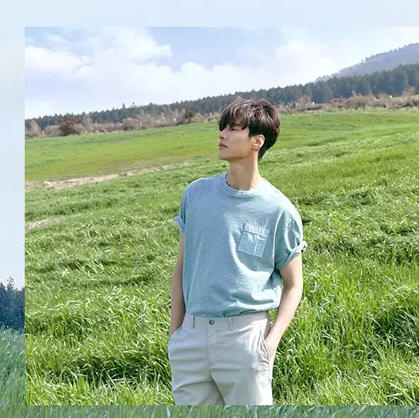 Gaya Pemotretan terbaru Won Bin Instagram/@olzen_official