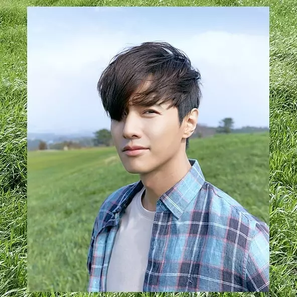 Gaya Pemotretan terbaru Won Bin Instagram/@olzen_official