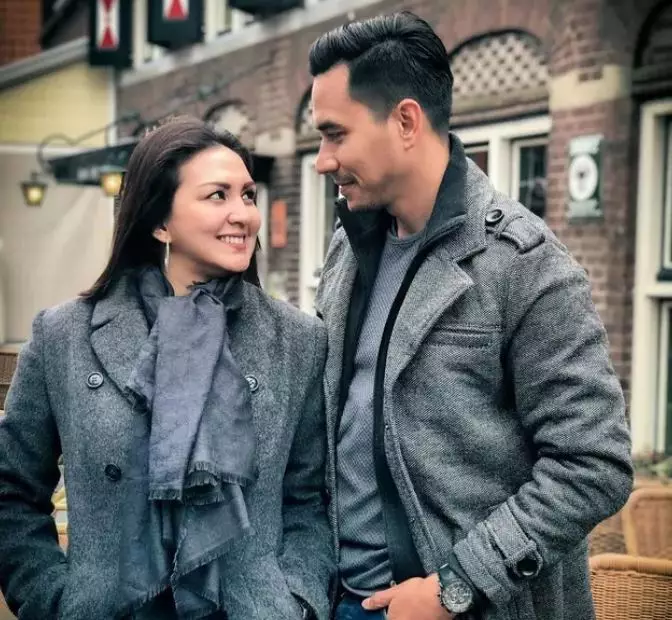 presenter baju couple © Instagram