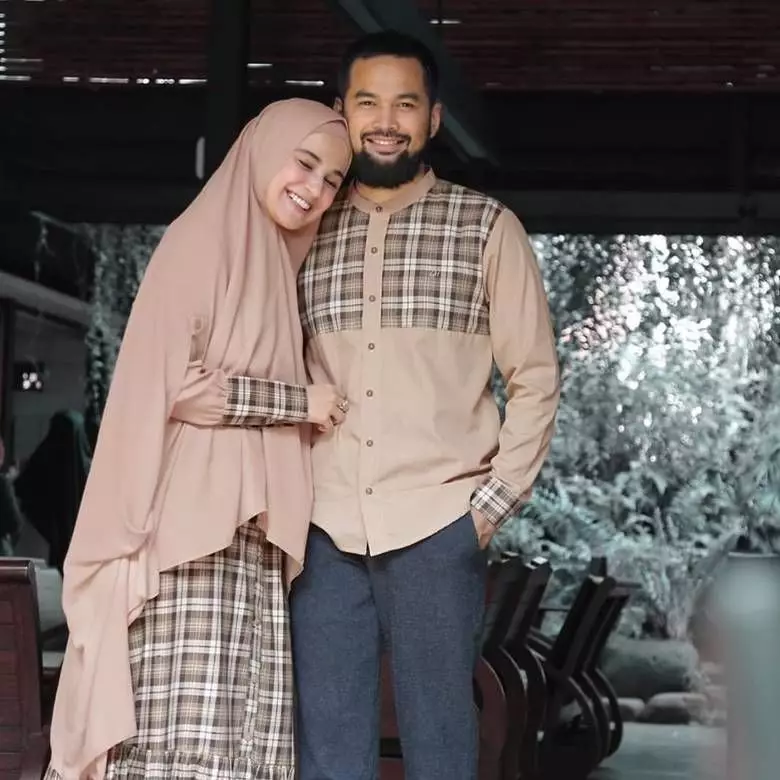 presenter baju couple © Instagram