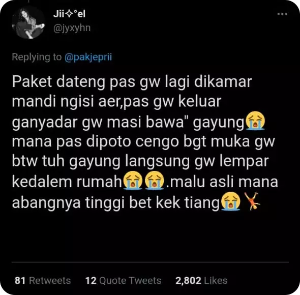 Curhatan difoto pas terima paket  © berbagai sumber