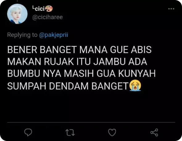 Curhatan difoto pas terima paket  © berbagai sumber