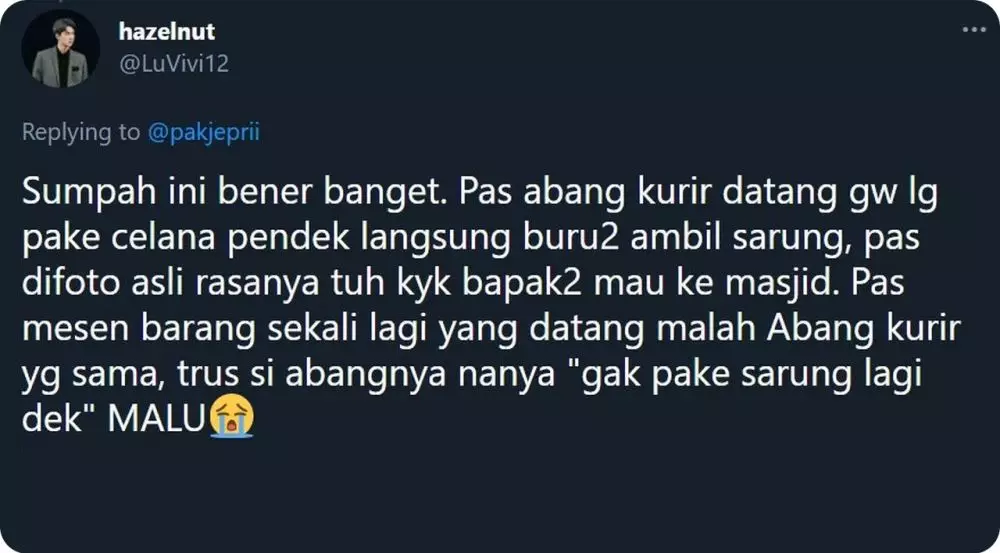 Curhatan difoto pas terima paket  © berbagai sumber