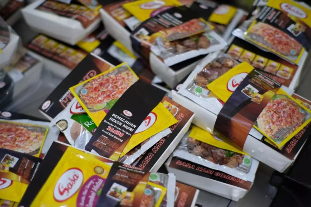 rekor MURI Sasa bumbu nasi goreng © 2021 brilio.net rekor MURI Sasa bumbu nasi goreng © 2021 brilio.net