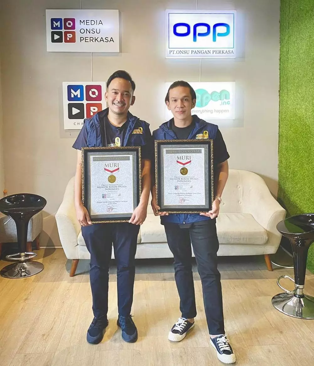 presenter tampan sebelum dan sesudah terkenal Berbagai sumber