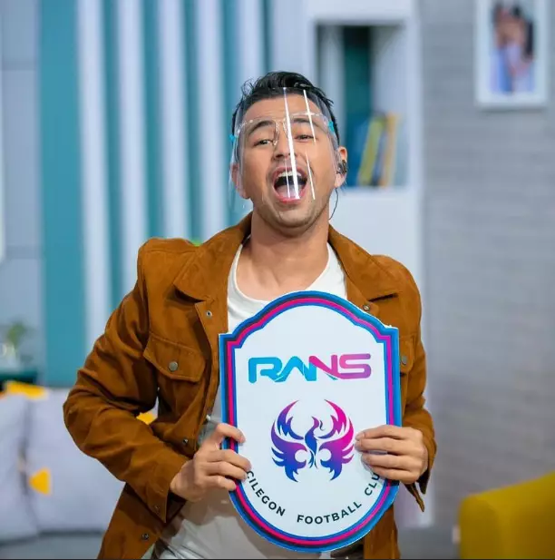 presenter tampan sebelum dan sesudah terkenal Berbagai sumber