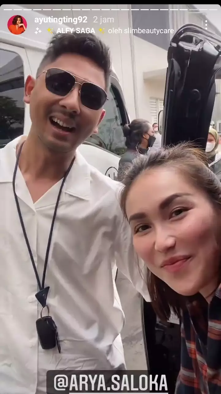 Ayu Ting Ting bertemu pemain Ikatan Cinta © 2021 brilio.net Ayu Ting Ting bertemu pemain Ikatan Cinta © 2021 brilio.net