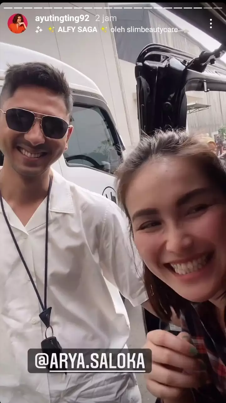 Ayu Ting Ting bertemu pemain Ikatan Cinta © 2021 brilio.net Ayu Ting Ting bertemu pemain Ikatan Cinta © 2021 brilio.net