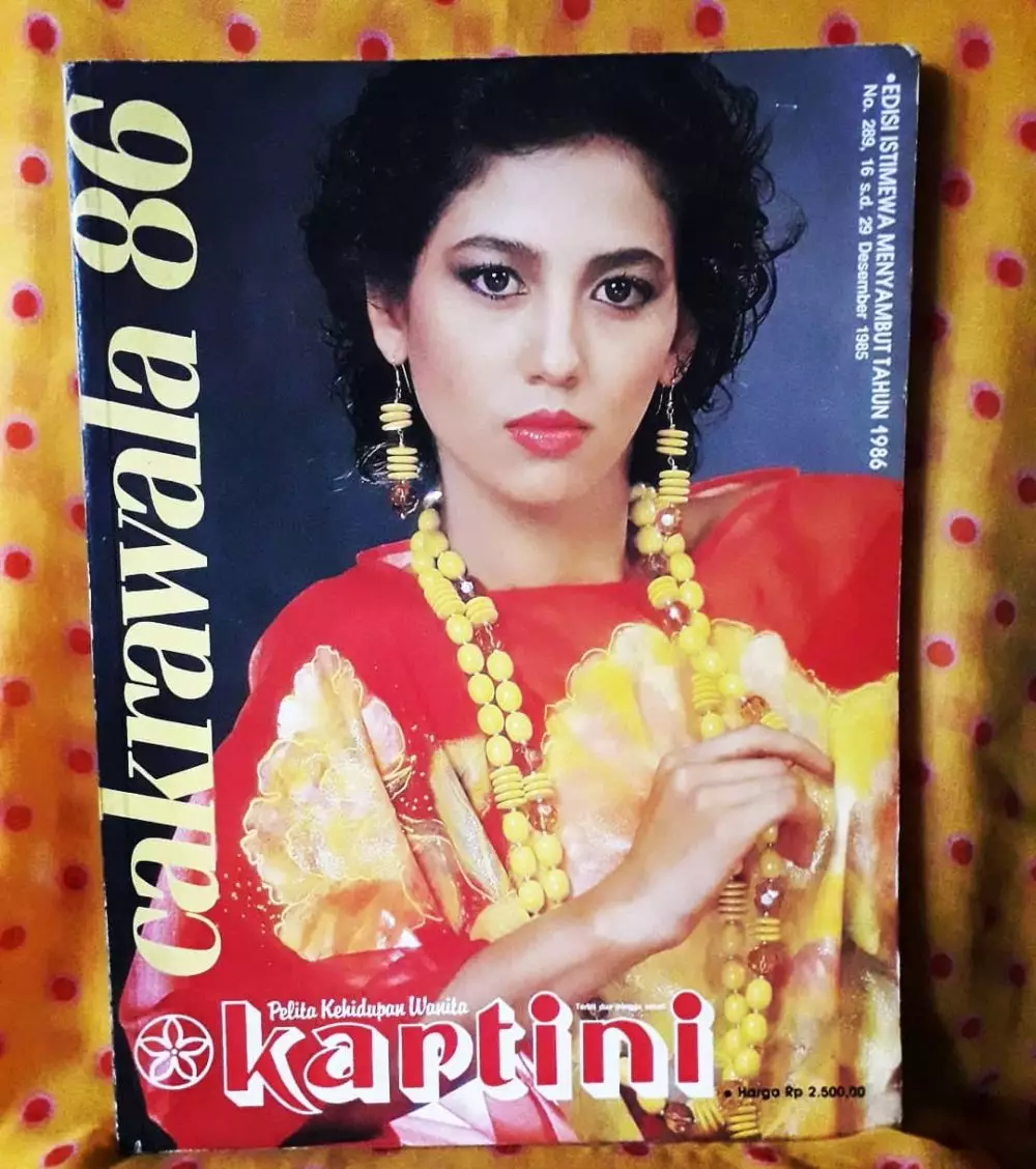 Potret 10 seleb cantik era 90-an di cover majalah Kartini © berbagai sumber Potret 10 seleb cantik era 90-an di cover majalah Kartini © berbagai sumber