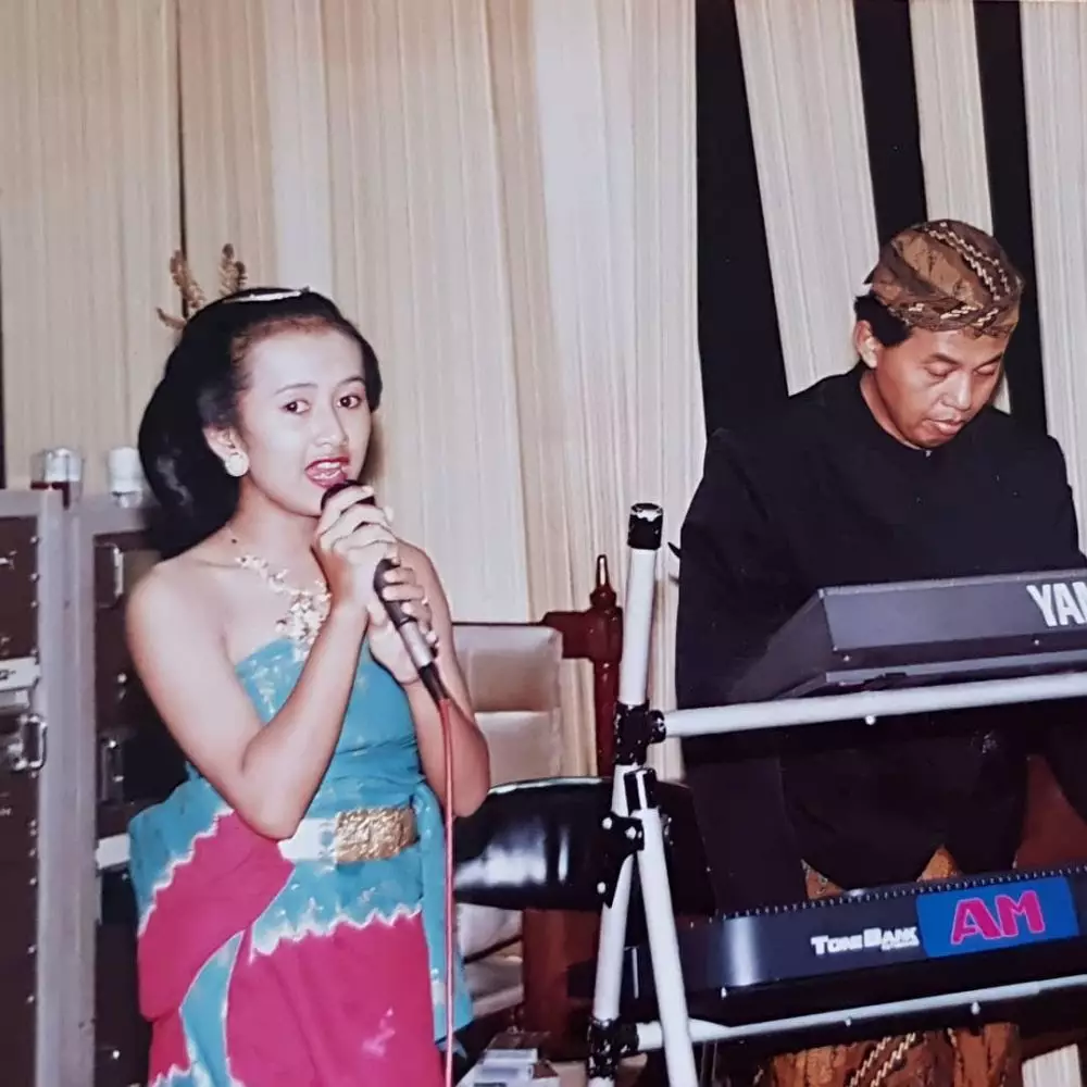 Potret masa kecil 10 diva Indonesia © 2021 brilio.net Potret masa kecil 10 diva Indonesia © 2021 brilio.net