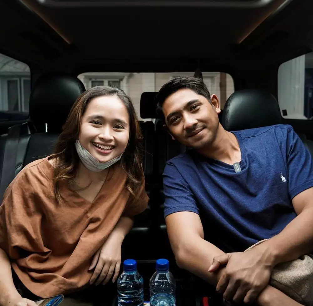 seleb yang foto bareng pemain Ikatan Cinta © 2021 brilio.net