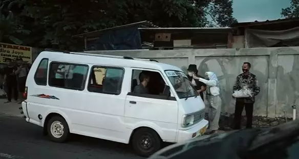 Momen Atta-Aurel berbagi © YouTube/Atta Halilintar