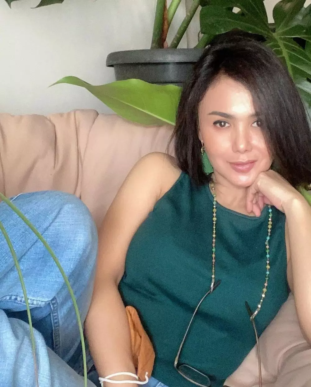 potret diva Tanah Air usia 40-an tanpa polesan makeup © 2021 brilio.net potret diva Tanah Air usia 40-an tanpa polesan makeup © 2021 brilio.net