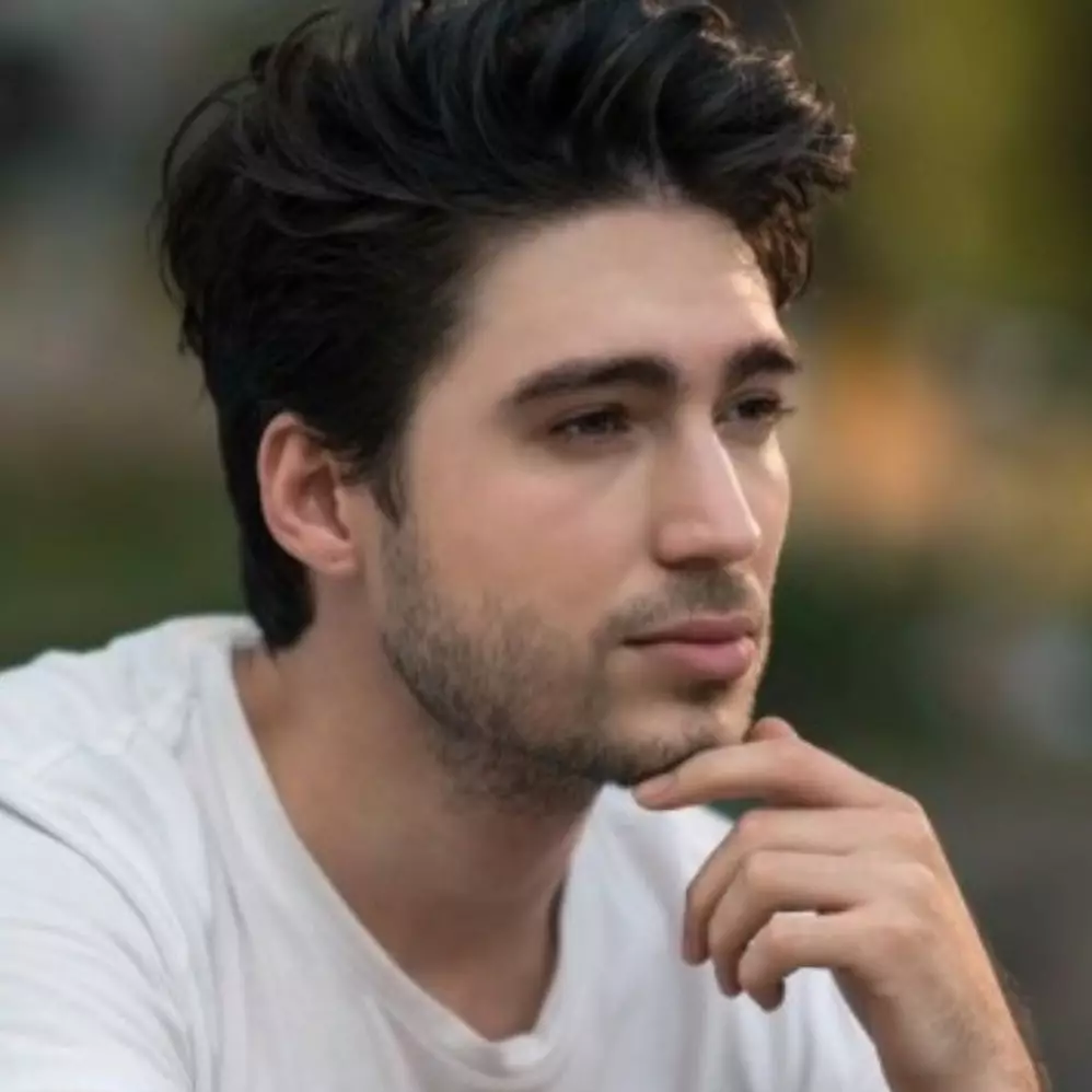 Resmi cerai dari Aura Kasih, Eryck Amaral ungkap pesan untuk putrinya