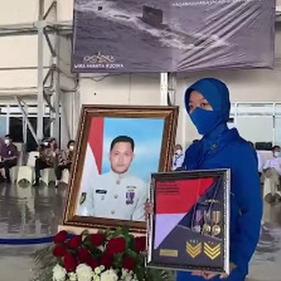 10 Momen kenaikan pangkat &amp; tabur bunga untuk awak KRI Nanggala-402